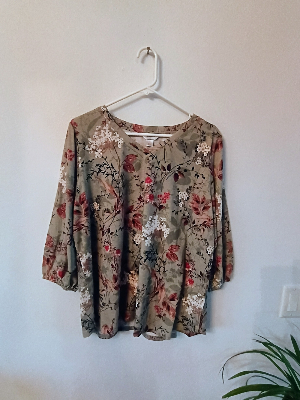 CJ Banks Floral Botanical V Neck Long Sleeve Stretch Top Sage Green 1X
